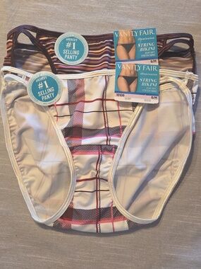 Vanity Fair Illumination String Bikini Panties Set Of 2  Size 6/M